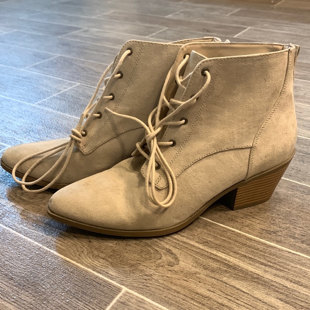 JustFab cream pointed heel boot 9.5